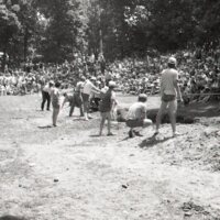 BS1307-tug-of-war_1976028.jpg